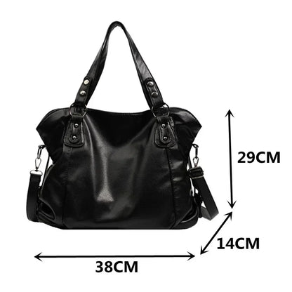 Lora. - Elegantní Hobo Kabelka