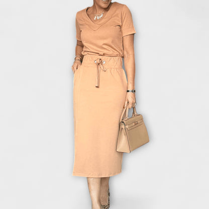 Danielle - Elegantní V-krční top s sukní